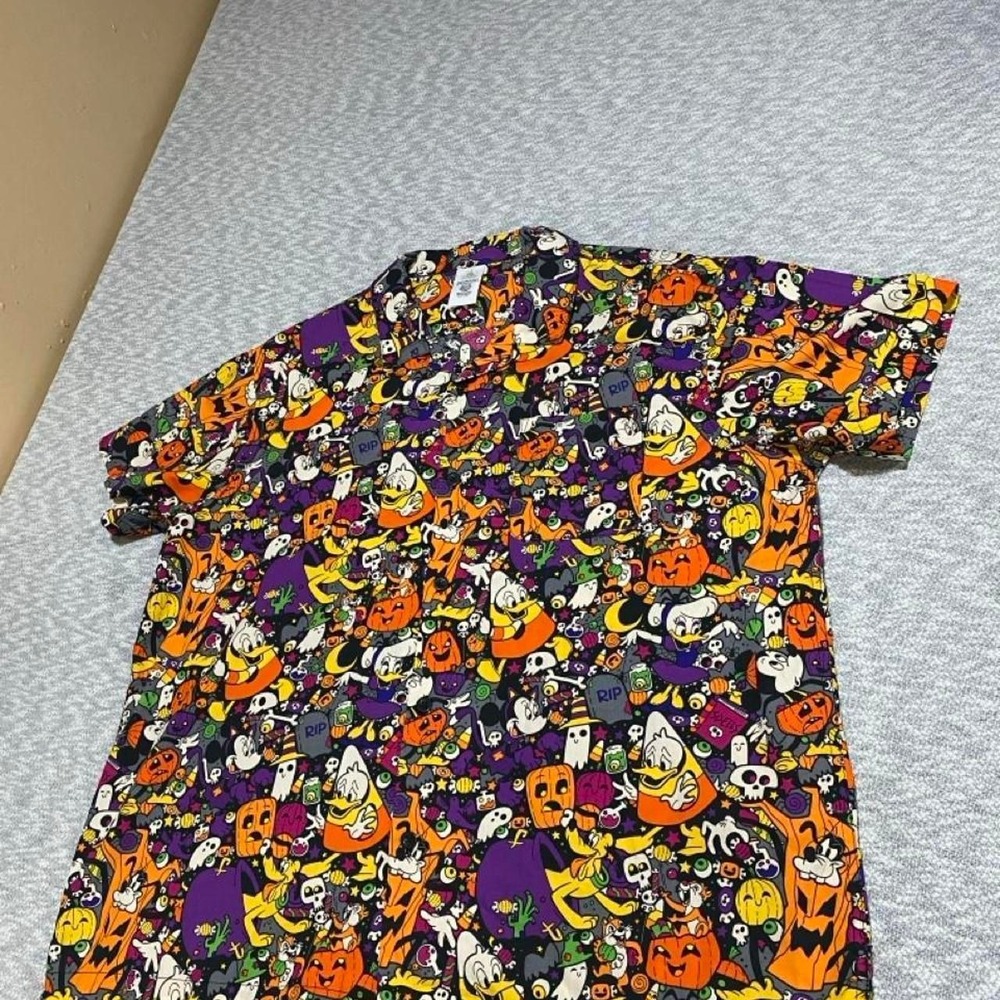 Disney Mickey Mouse & Friends Halloween Cotton Button up T-Shirt Men XL. SKU-C8